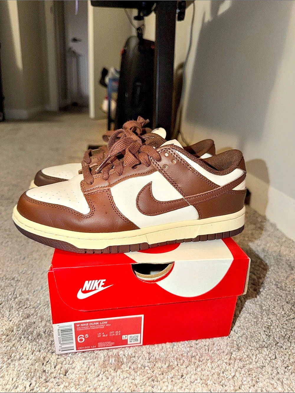 Nike Dunk Low Cacao Wow (Women's) Cacao Wow Sneakers in Brown & White US 6.5